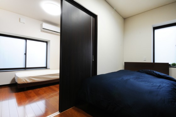 二階にあった寝室を一階に移動させて最低限生活に必要なお部屋をコンパクトに。